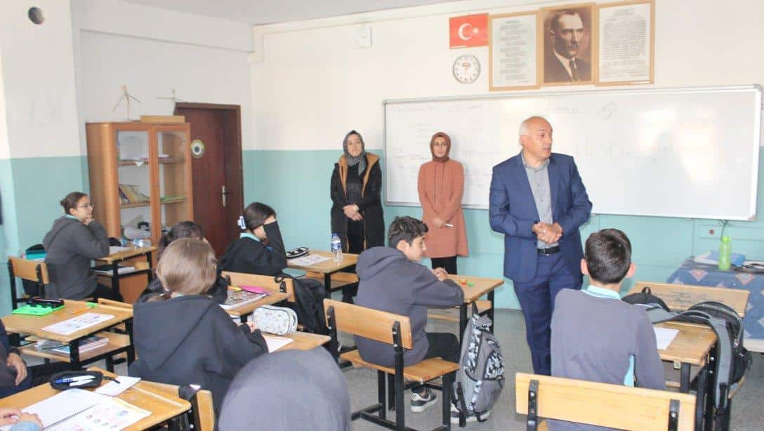 İlçe Milli Eğitim Müdürü Aydın BAHÇECİ Fatih Sultan Mehmet Ortaokulunu ziyaret etti.
