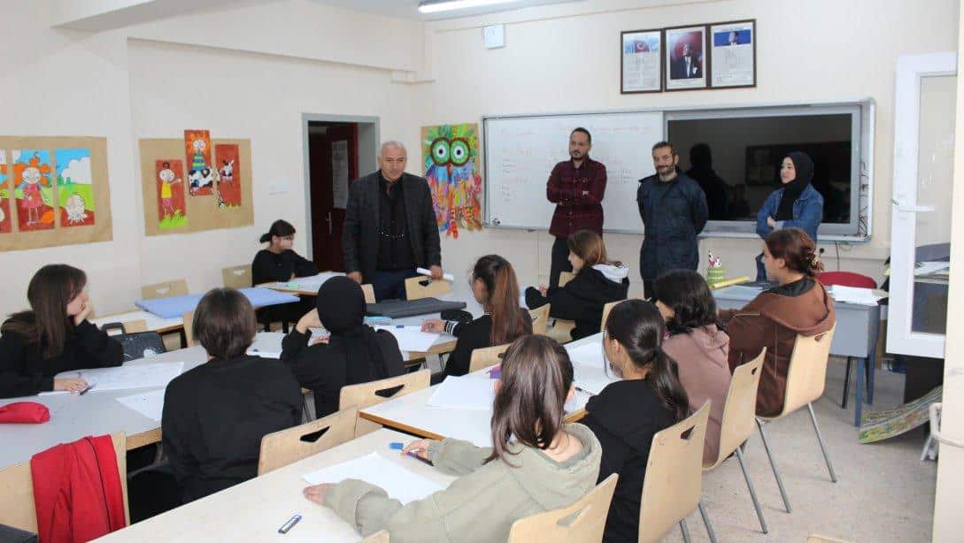 İlçe Milli Eğitim Müdürü Aydın BAHÇECİ, Yavuz Sultan Selim Ortaokulunu ziyaret etti.