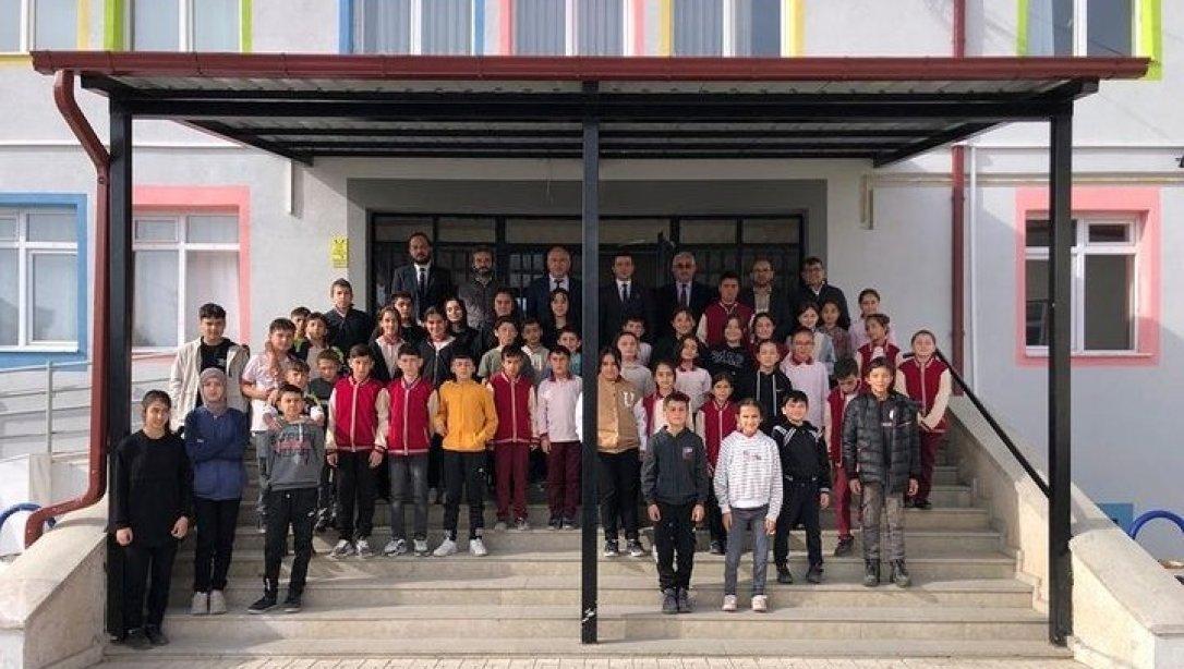 İlçemiz Kaymakamı Burak YILMAZ Yavuz Sultan Selim Ortaokulunu Ziyaret Etti