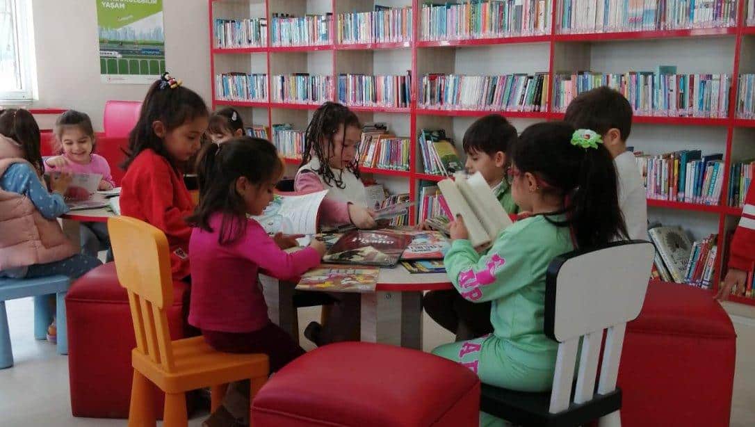 Ilgaz Anaokulu Öğrencilerinden Halk Kütüphanesine Ziyaret