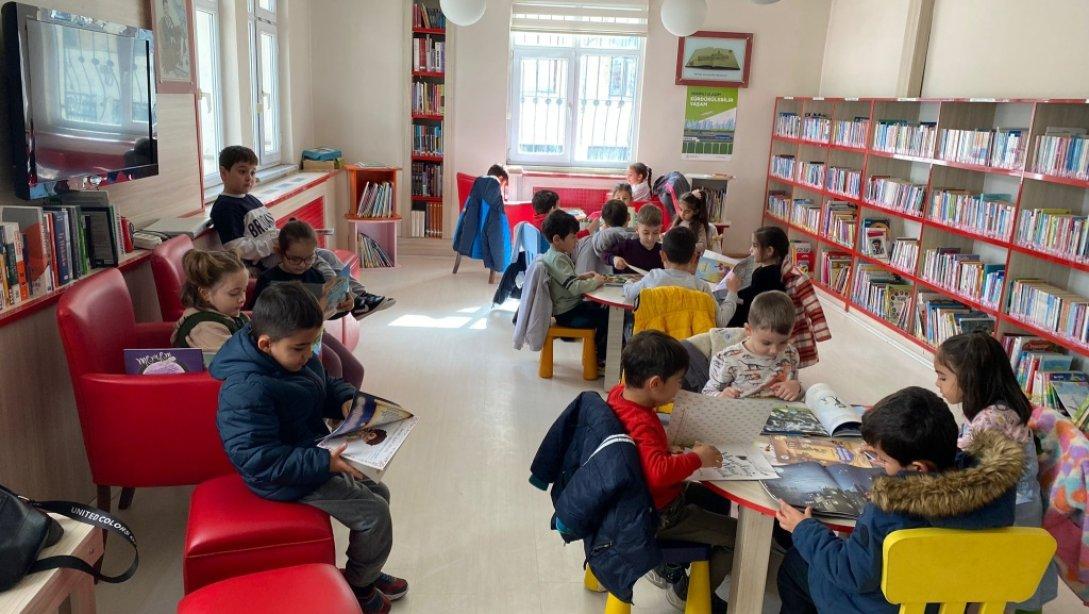 Atatürk İlkokulu Okul Öncesi Öğrencilerinden Halk Kütüphanesi Ziyaret